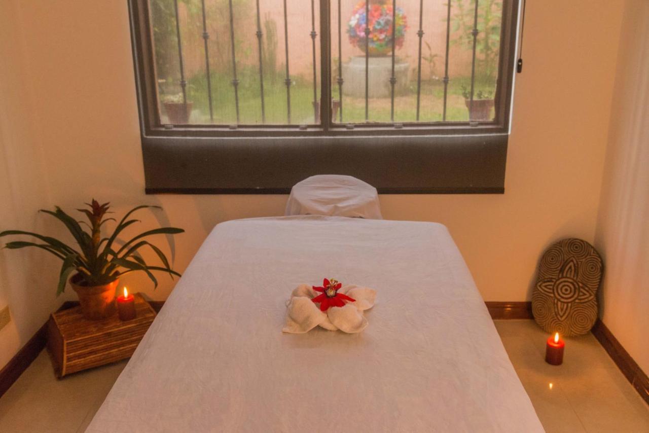 Luna Inn B&B Ciudad Cariari Extérieur photo
